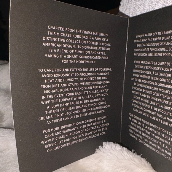 NWT Michael Kors White and Black Signature MK Camera Bag - Picture 12 of 12